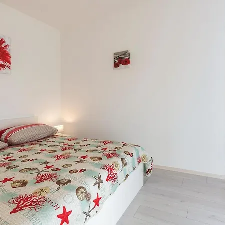 5 Bedroom In *