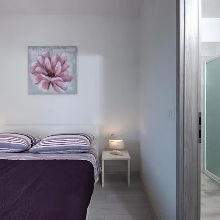 Holiday home 5 Bedroom In *