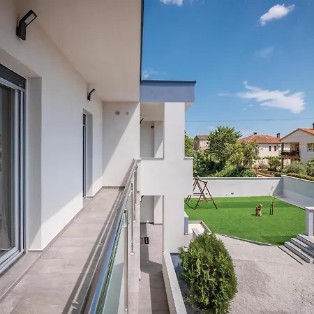 5 Bedroom In 펜션